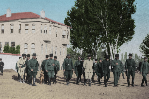ataturk aksehir renkli