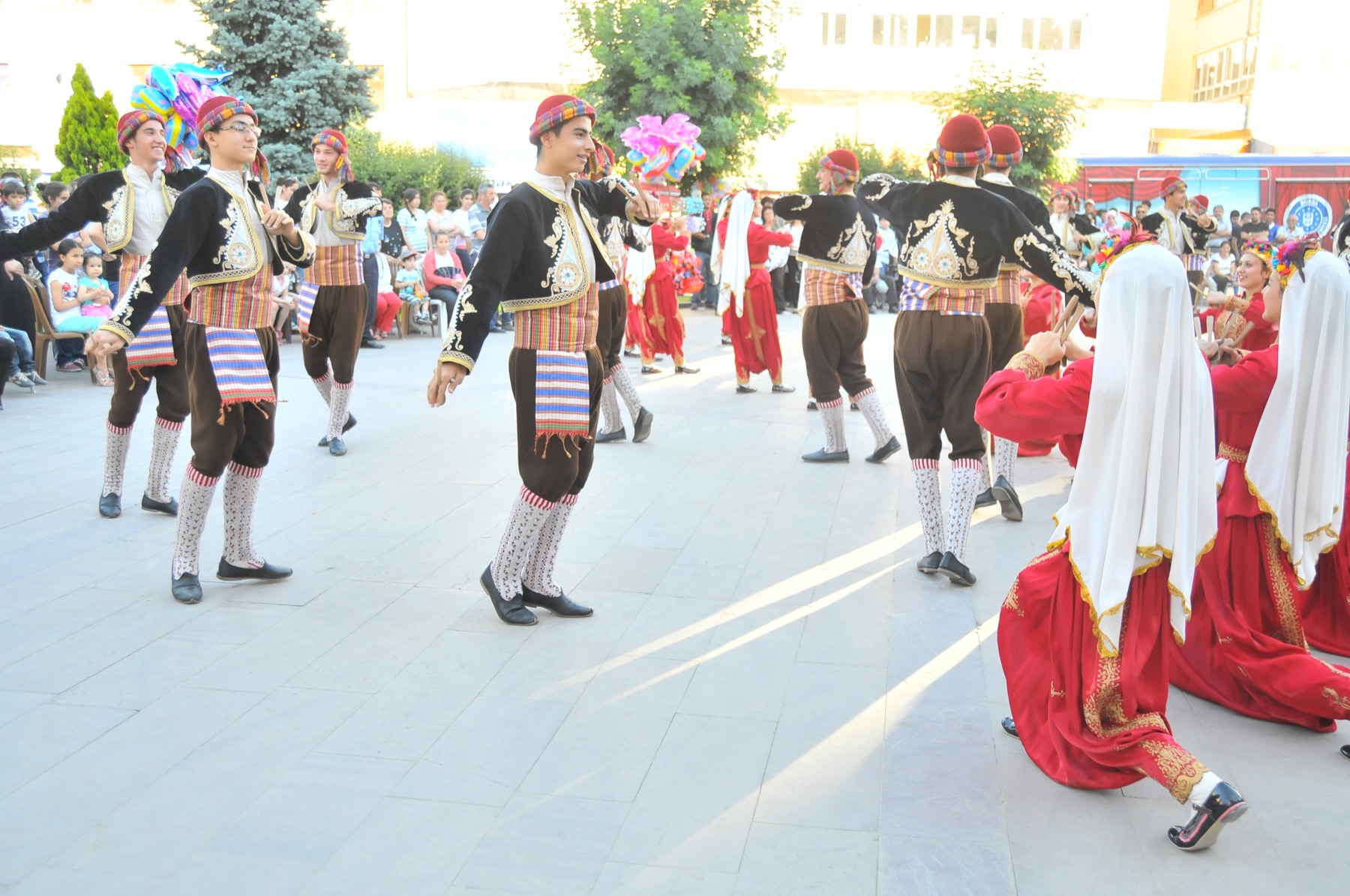 Aksehir halk oyunlari 001