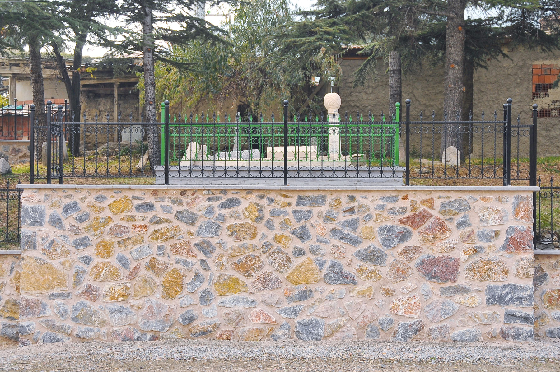 İğdeli Dede (Tarihi Mezarlık)