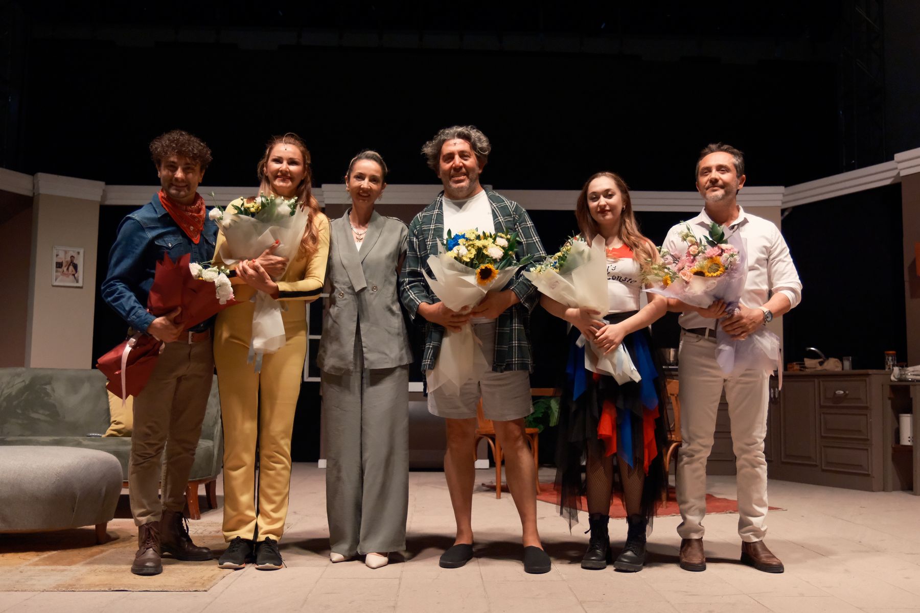 Tiyatro - Mutlu Aile Tablosu