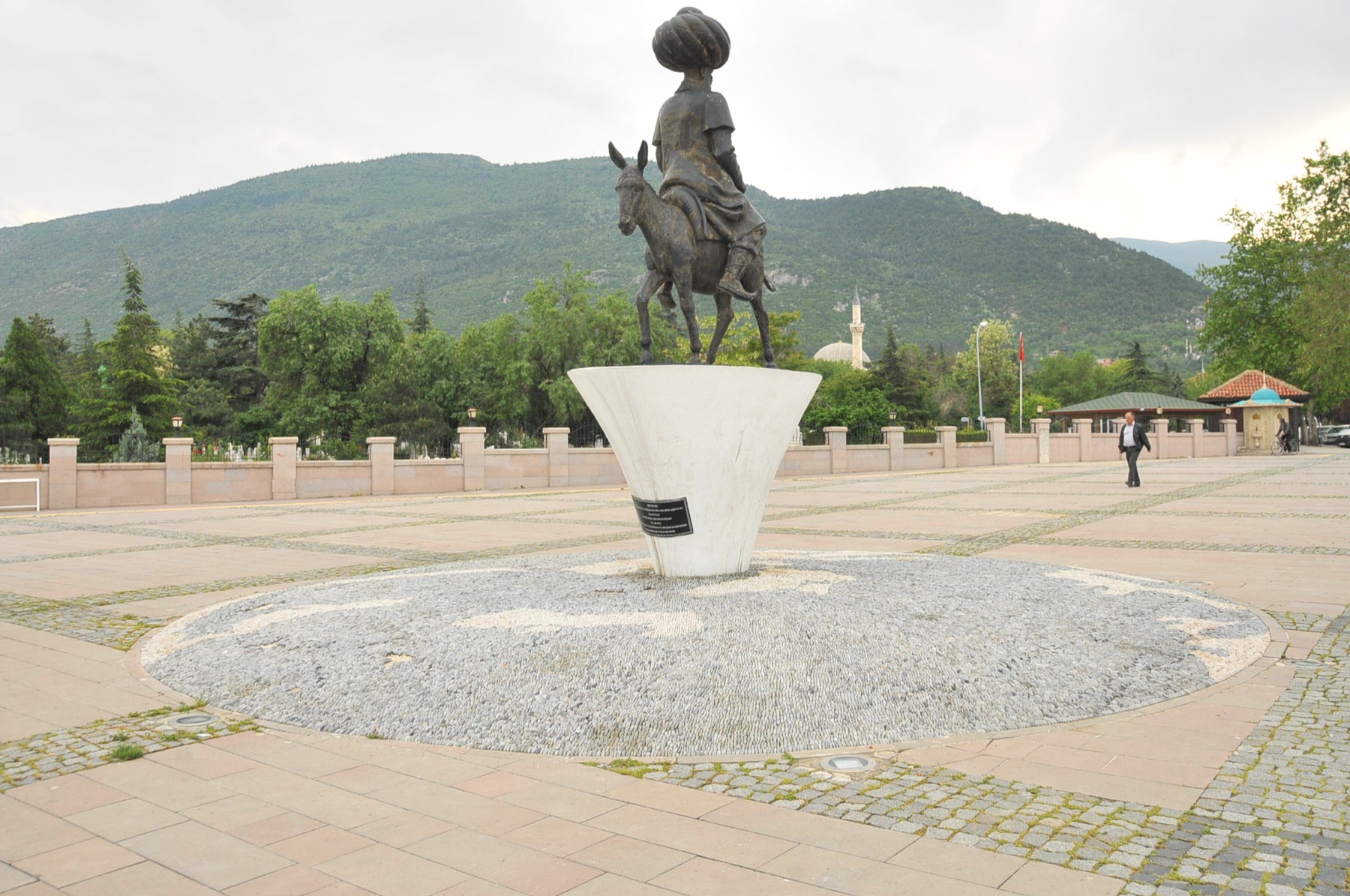 Gulmece parki ve nasreddin hoca heykelleri 026