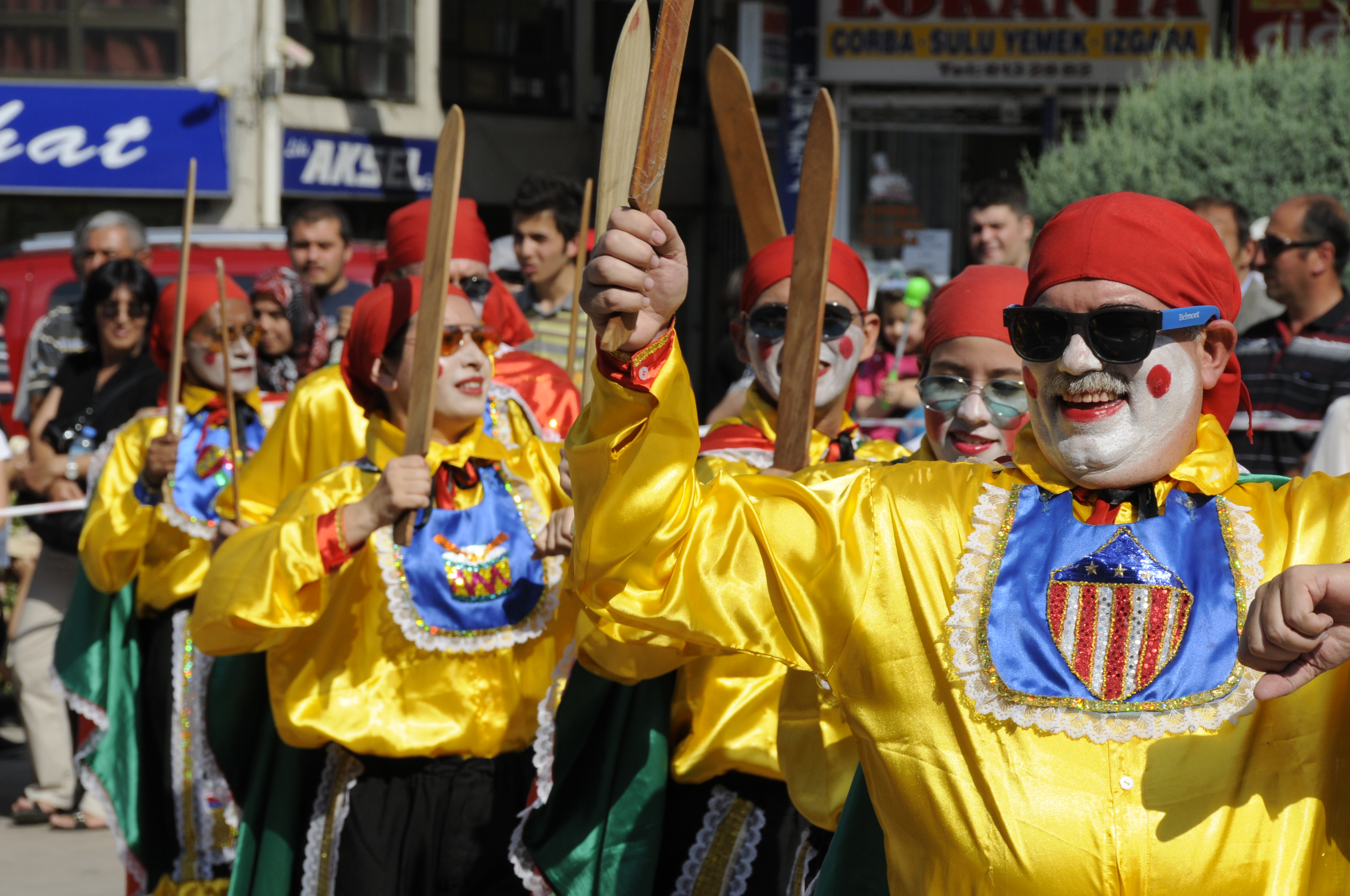 Uluslararasi halk danslari 006