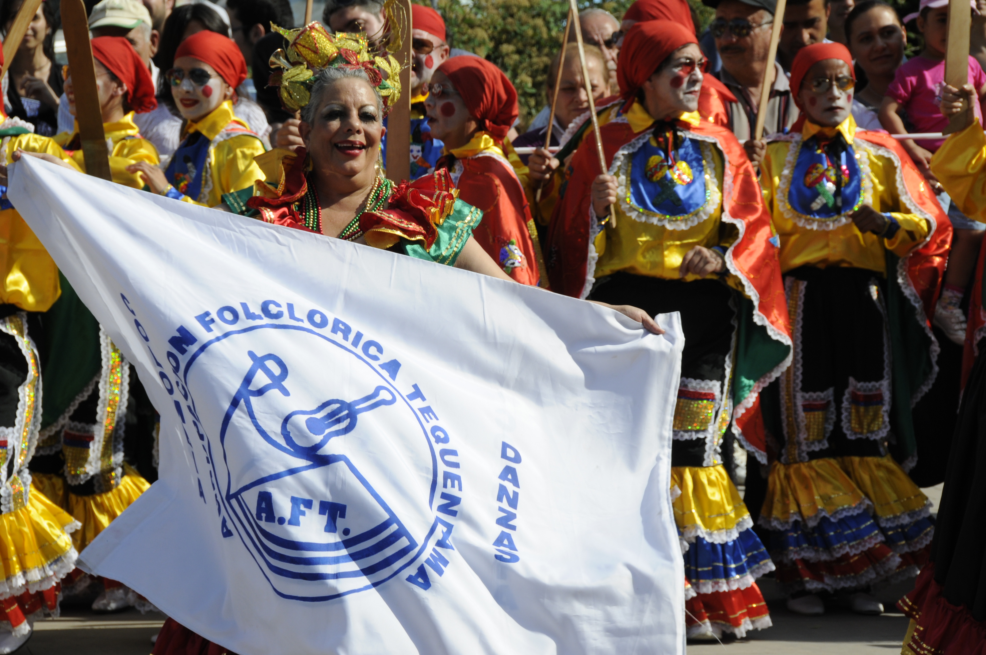 Uluslararasi halk danslari 007