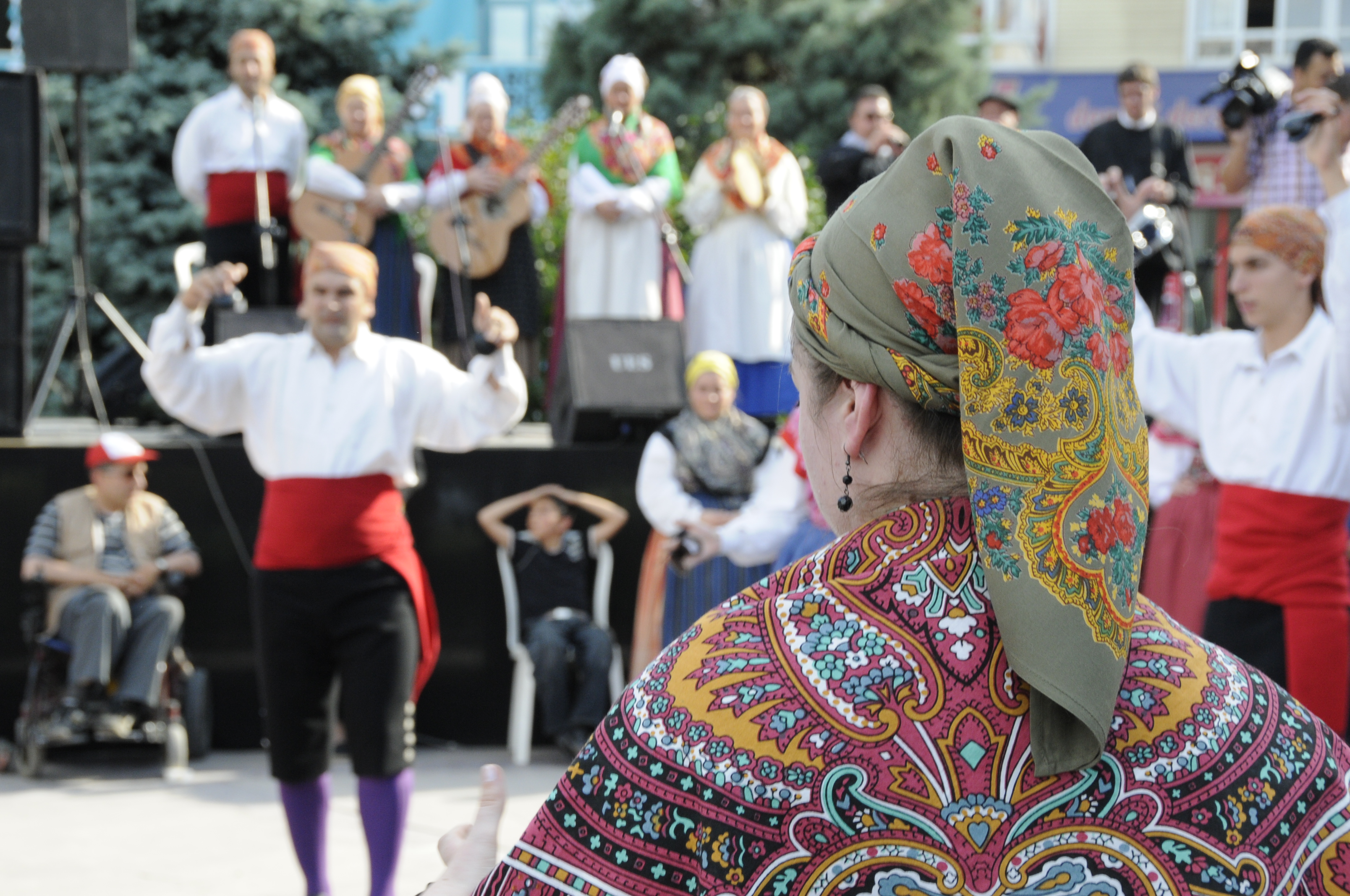 Uluslararasi halk danslari 009