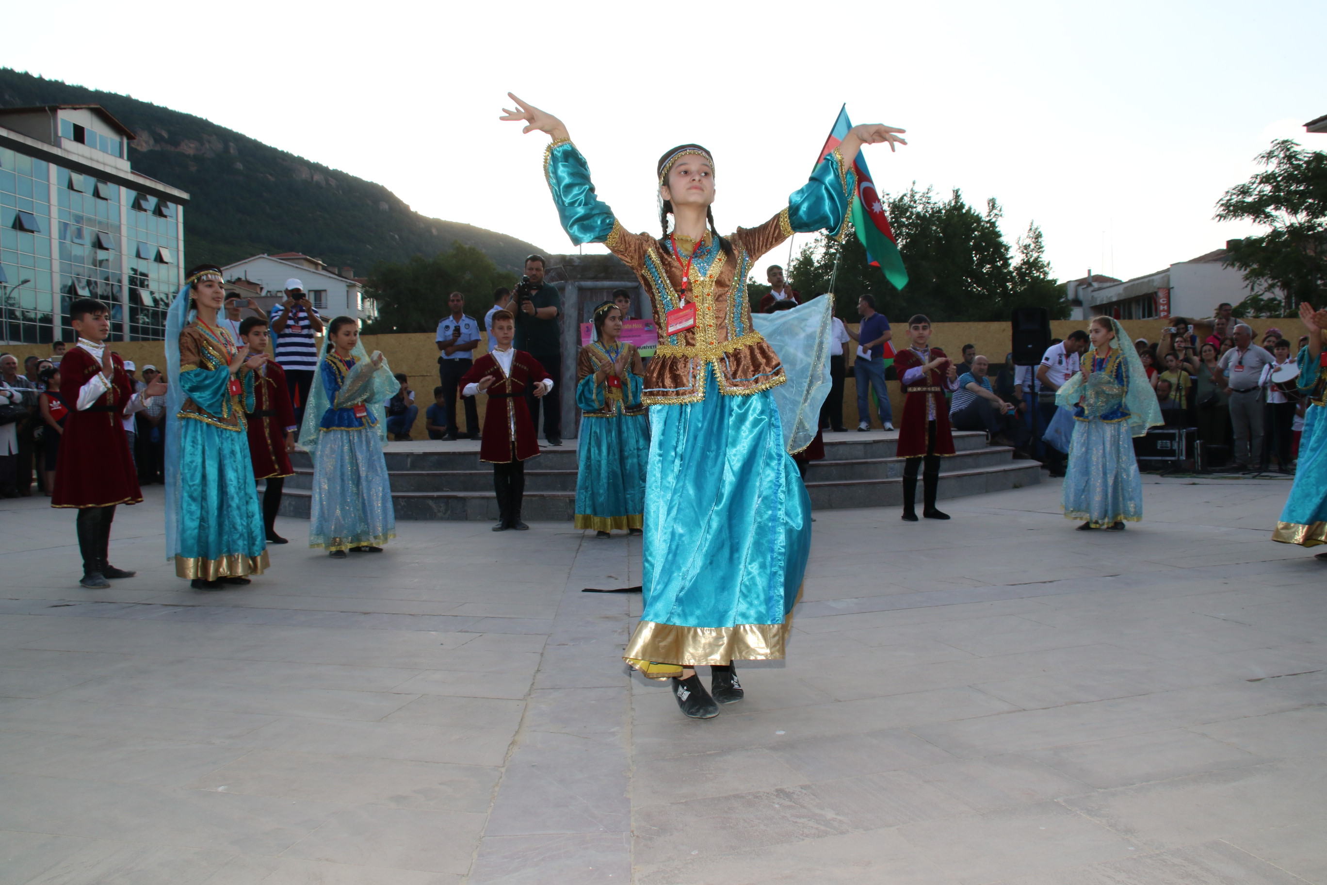 Uluslararasi halk danslari 010