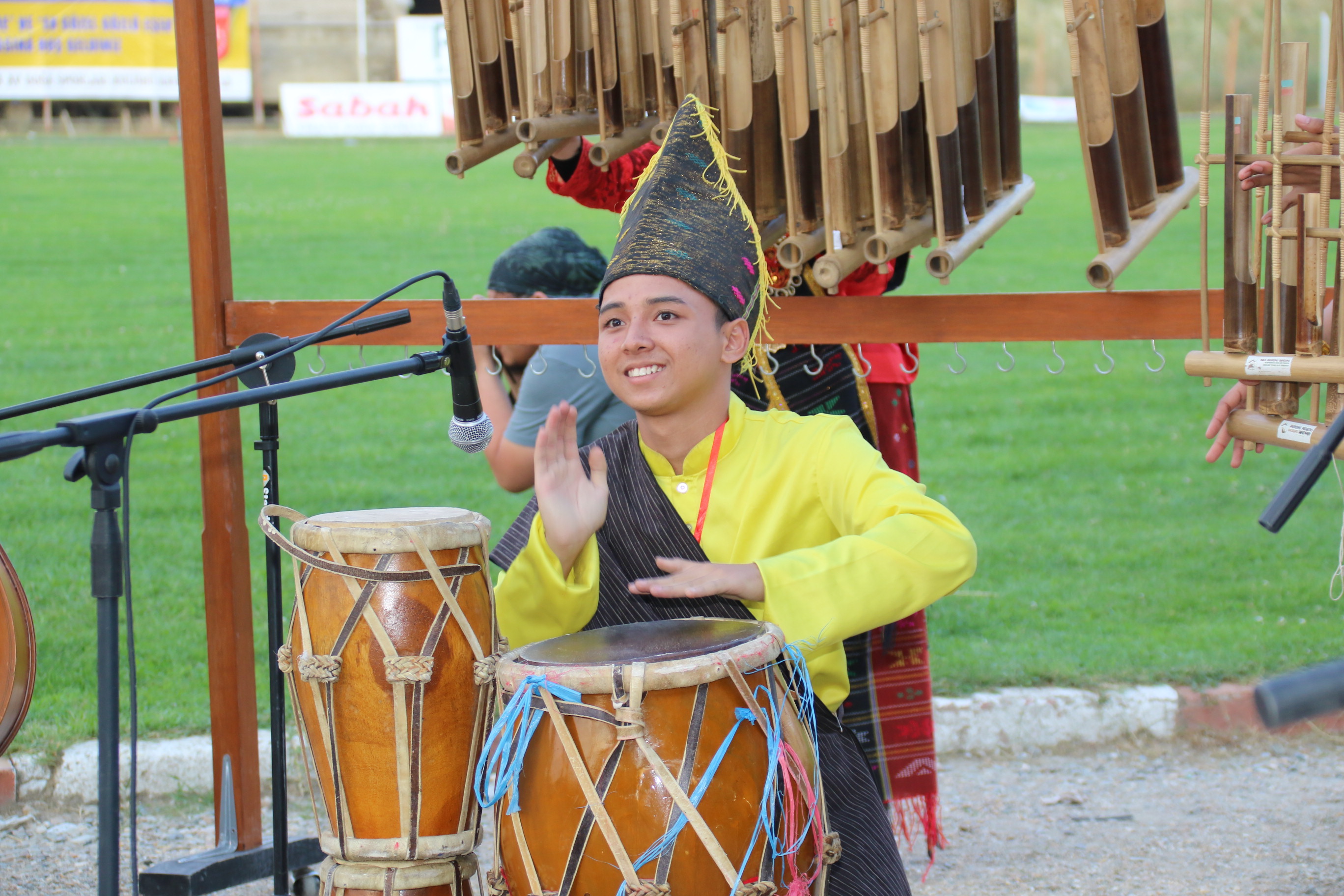 Uluslararasi halk danslari 021