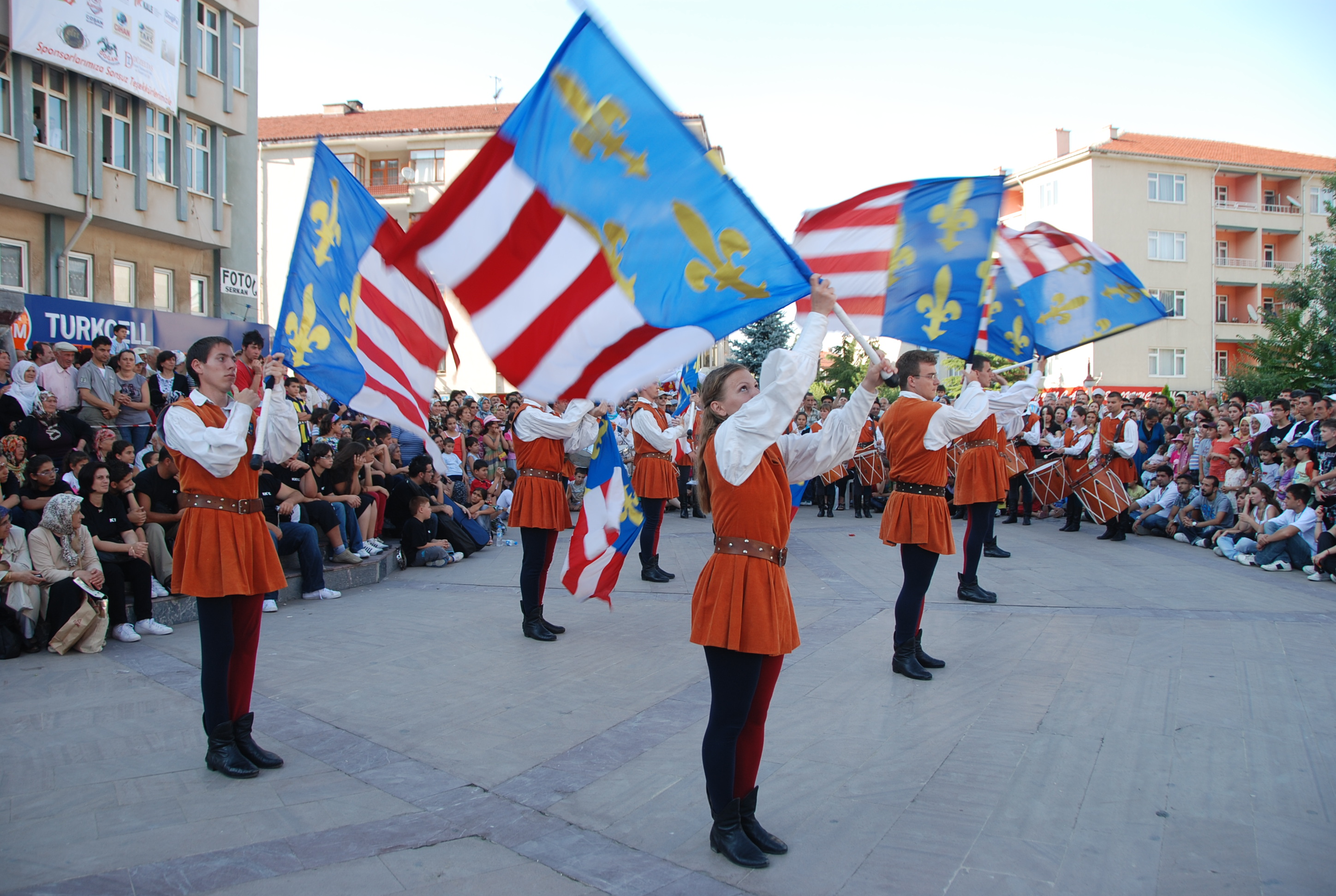 Uluslararasi halk danslari 036