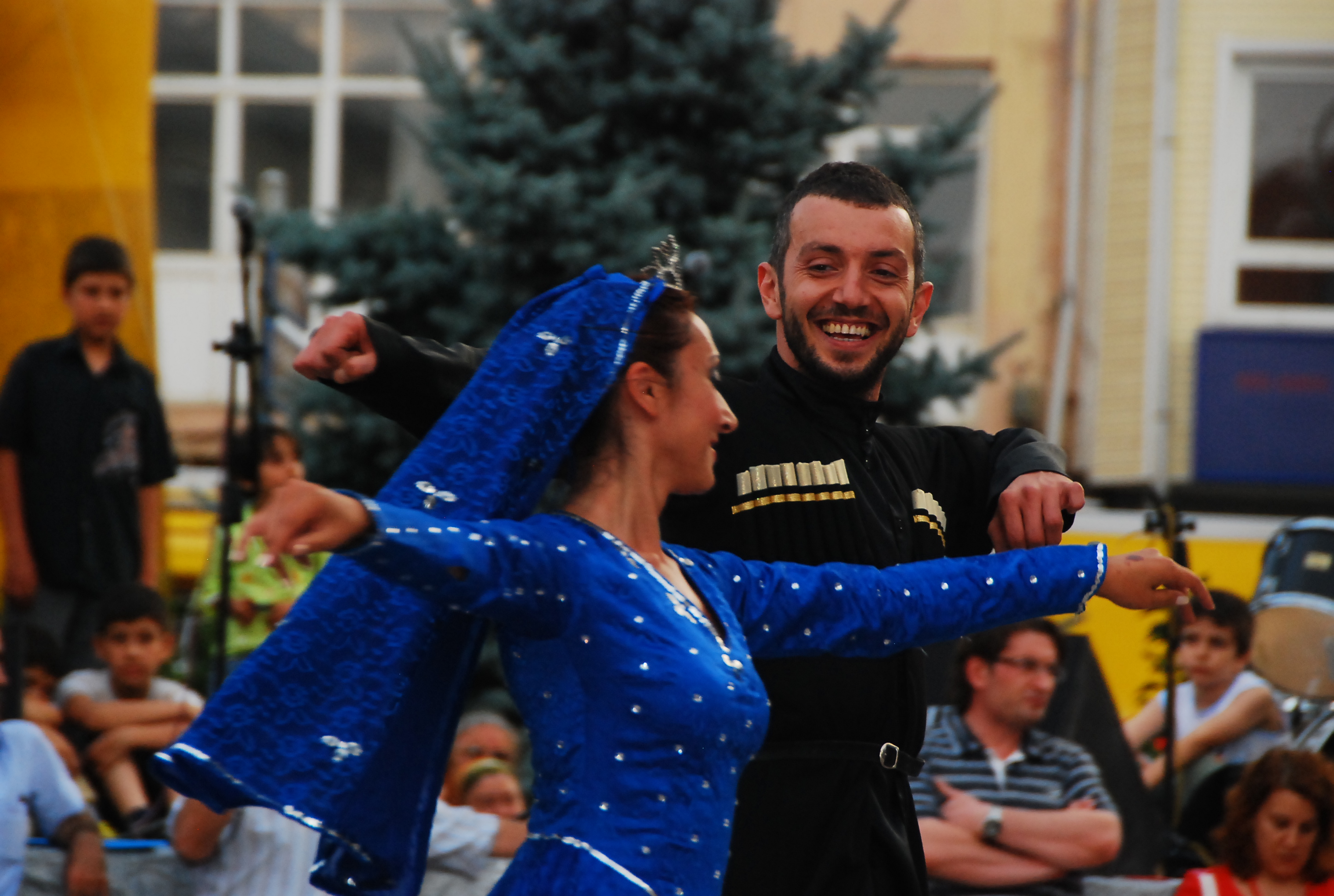 Uluslararasi halk danslari 042